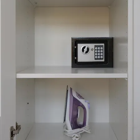 Aparthotel Miro Center - Quiet Chic, Self Check-in Riga