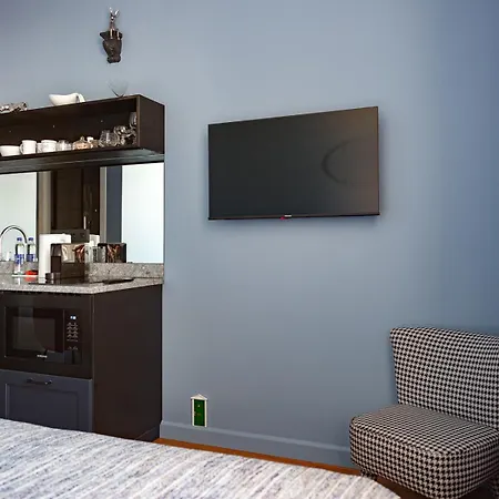 Aparthotel Miro Center - Quiet Chic, Self Check-in Riga