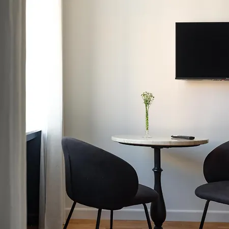 Aparthotel Miro Center - Quiet Chic, Self Check-in Riga